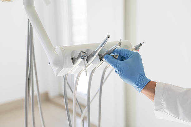 24/7 Emergency Tooth Extraction experts in Golden Glades, FL